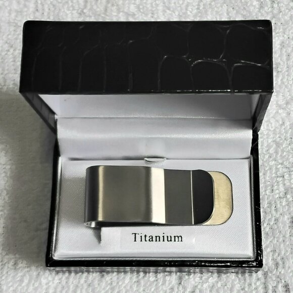 Vintage 2" Alpine International Titanium Money Clip in Original Box!! - Picture 5 of 5